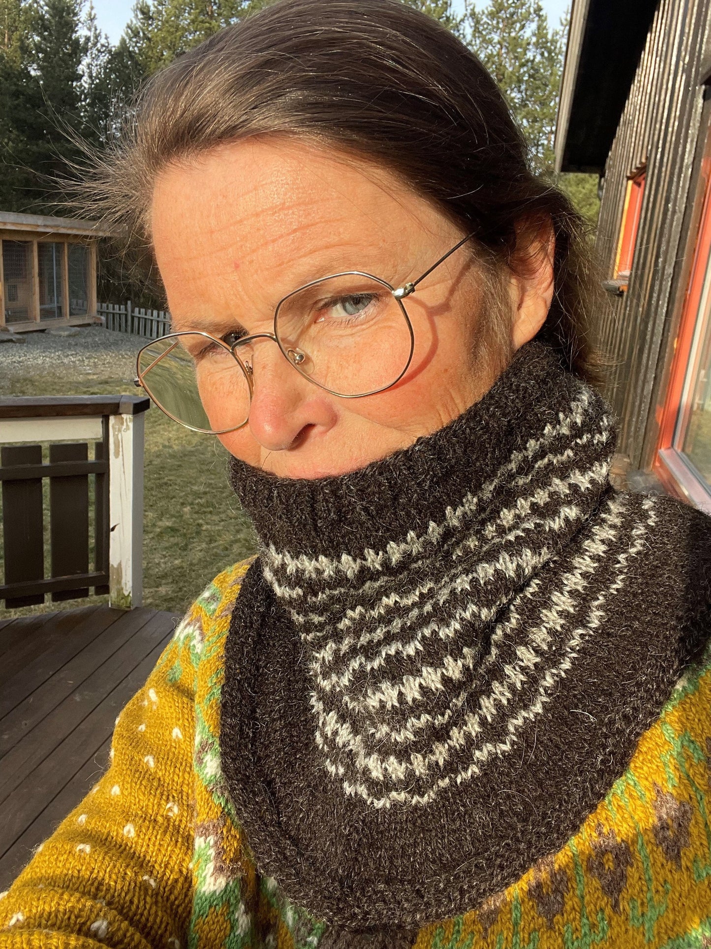 Buff med mønster-strikkeoppskrift