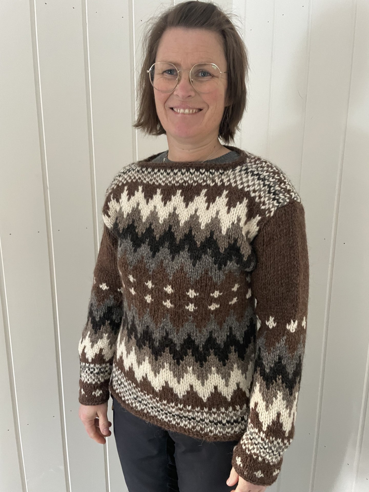 Ferdig strikka bernie-genser