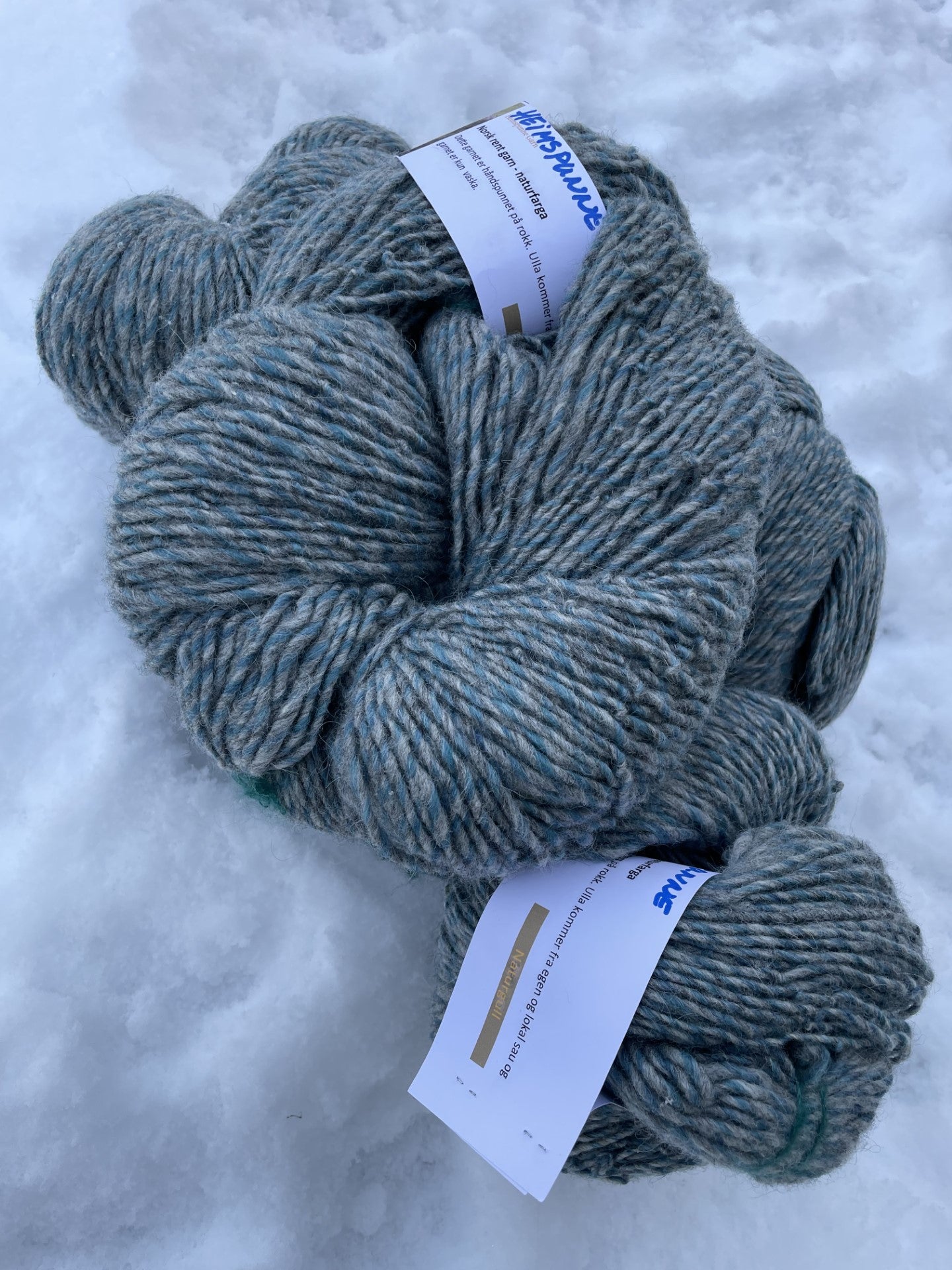 Heimspunne garn-lyseblått og grått