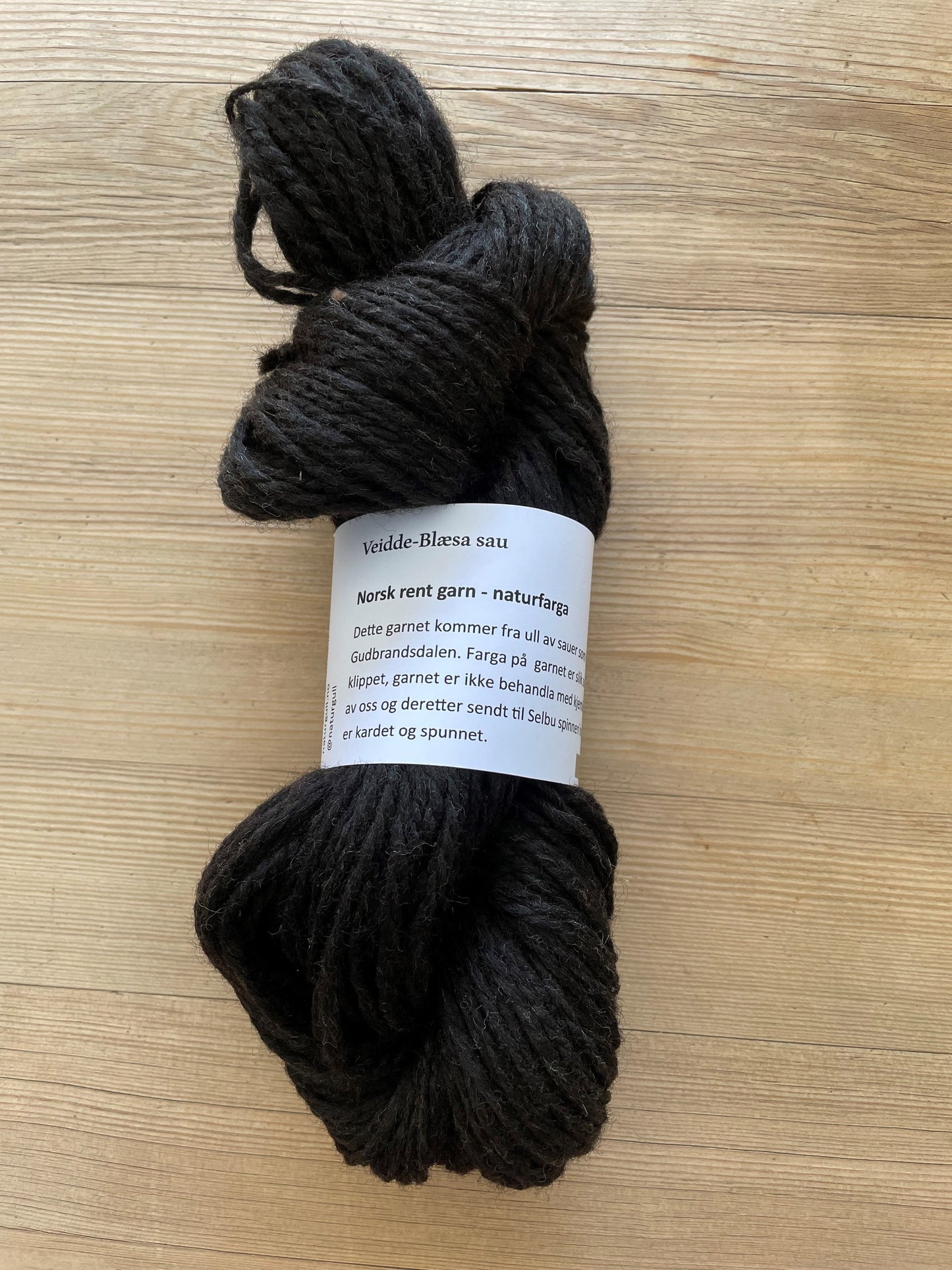 Bildet Veidde-garn fra blæsa sau som vi selger i vår nettbutikk.