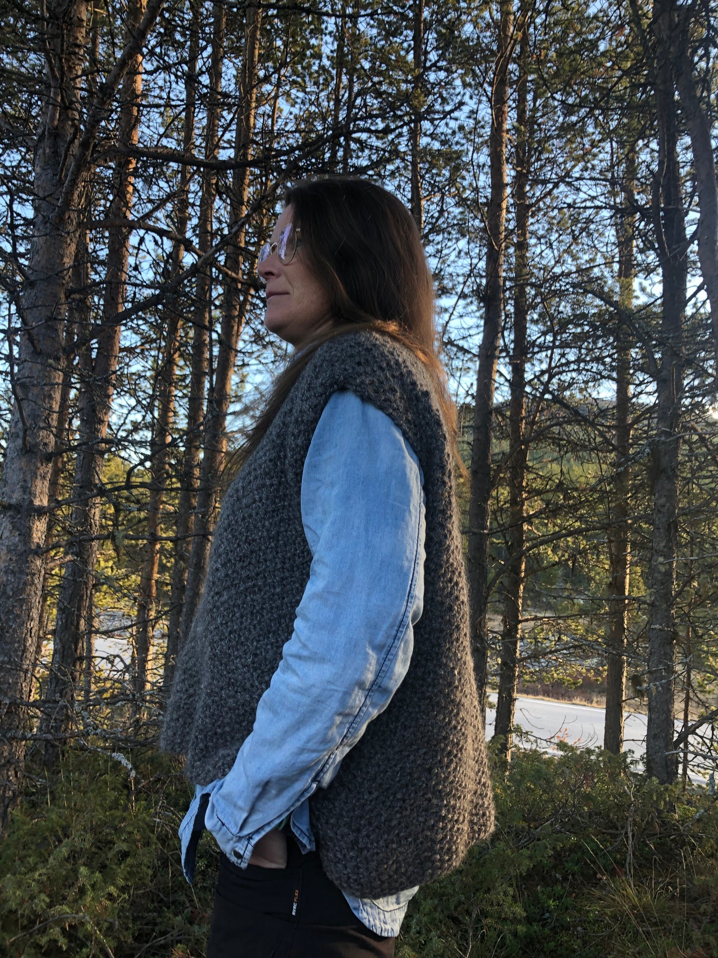 Bildet av enkel vest som vi selger både oppskrift og garn til.