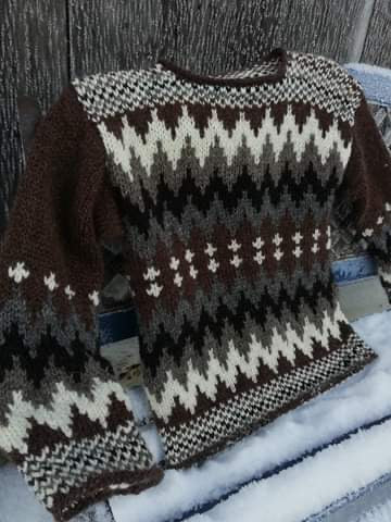 Bildet av bernie genseren som vi selger oppskrift og garn til.